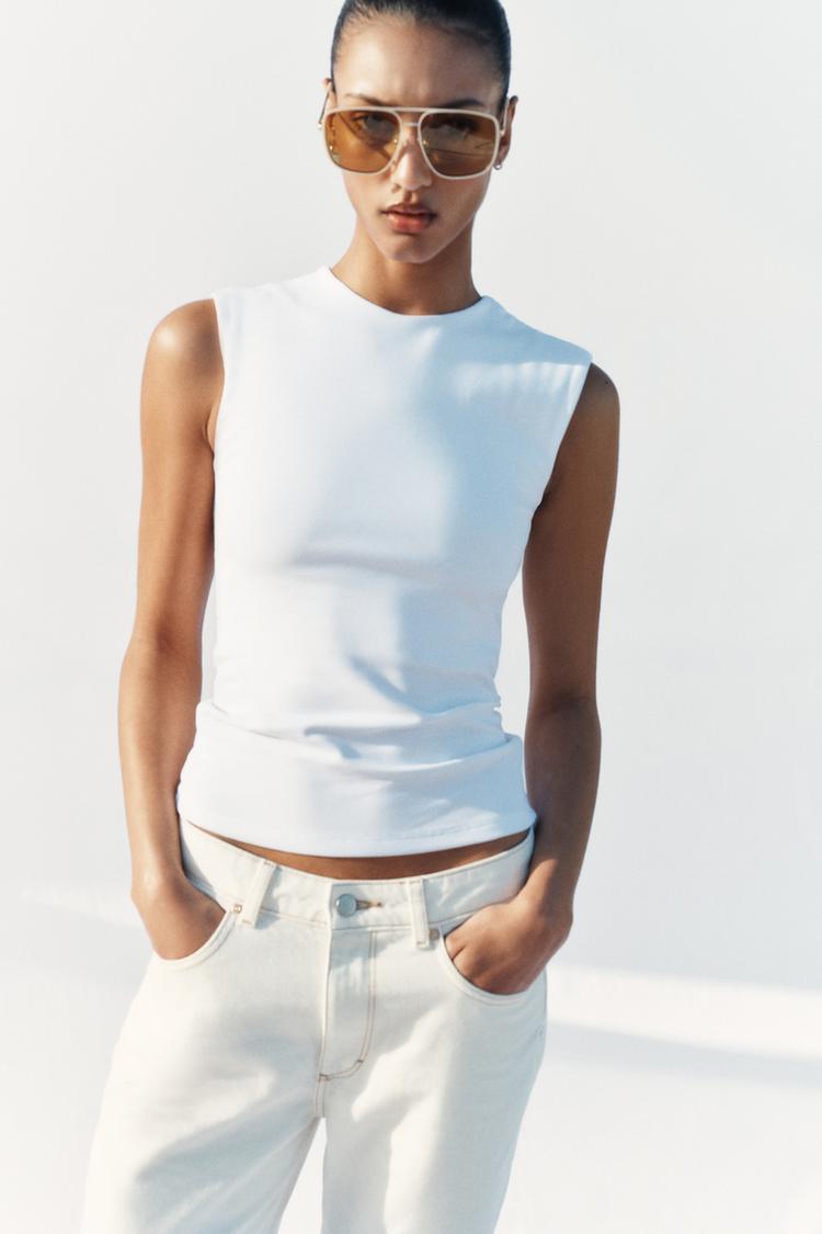 T-SHIRT SANS MANCHES