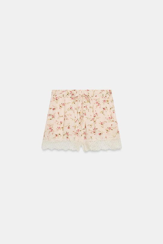 SHORT À IMPRIMÉ FLEURI ET DENTELLE