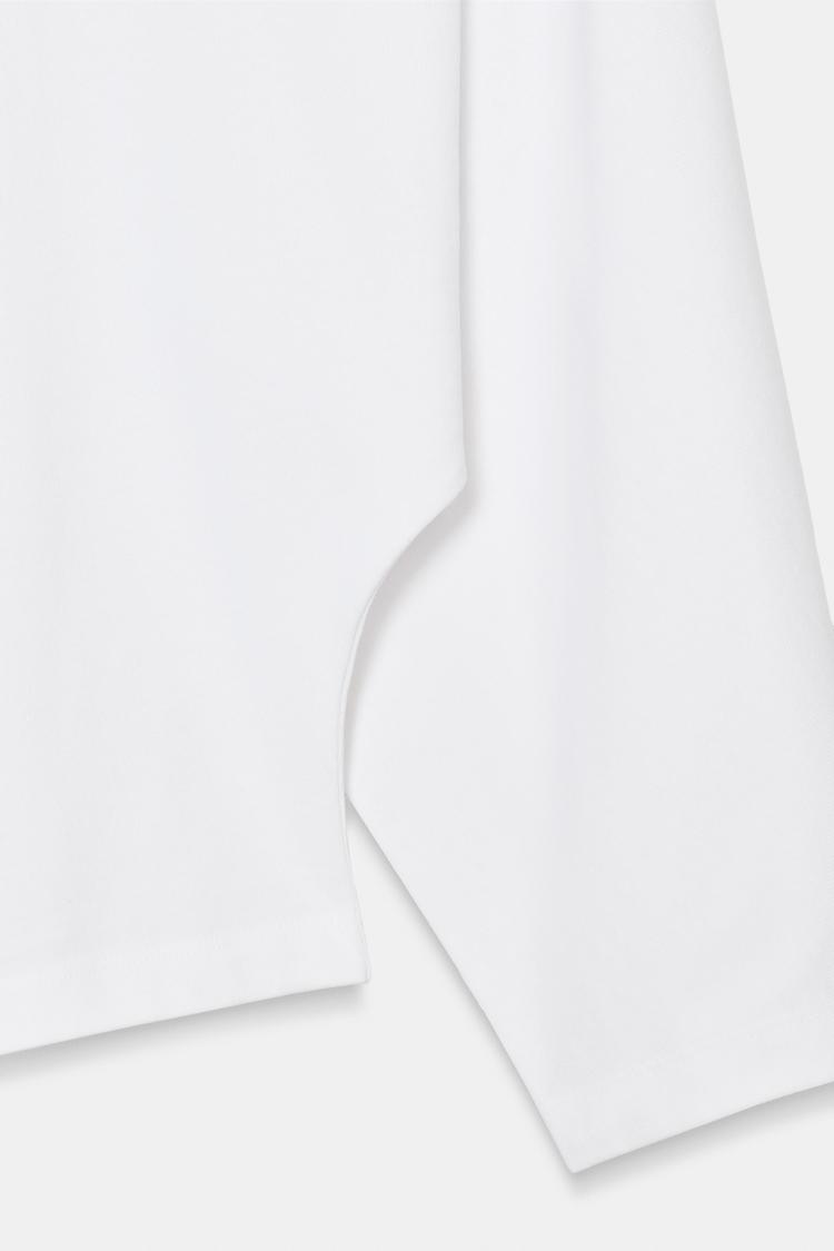 T-SHIRT ASYMÉTRIQUE À MANCHES LONGUES