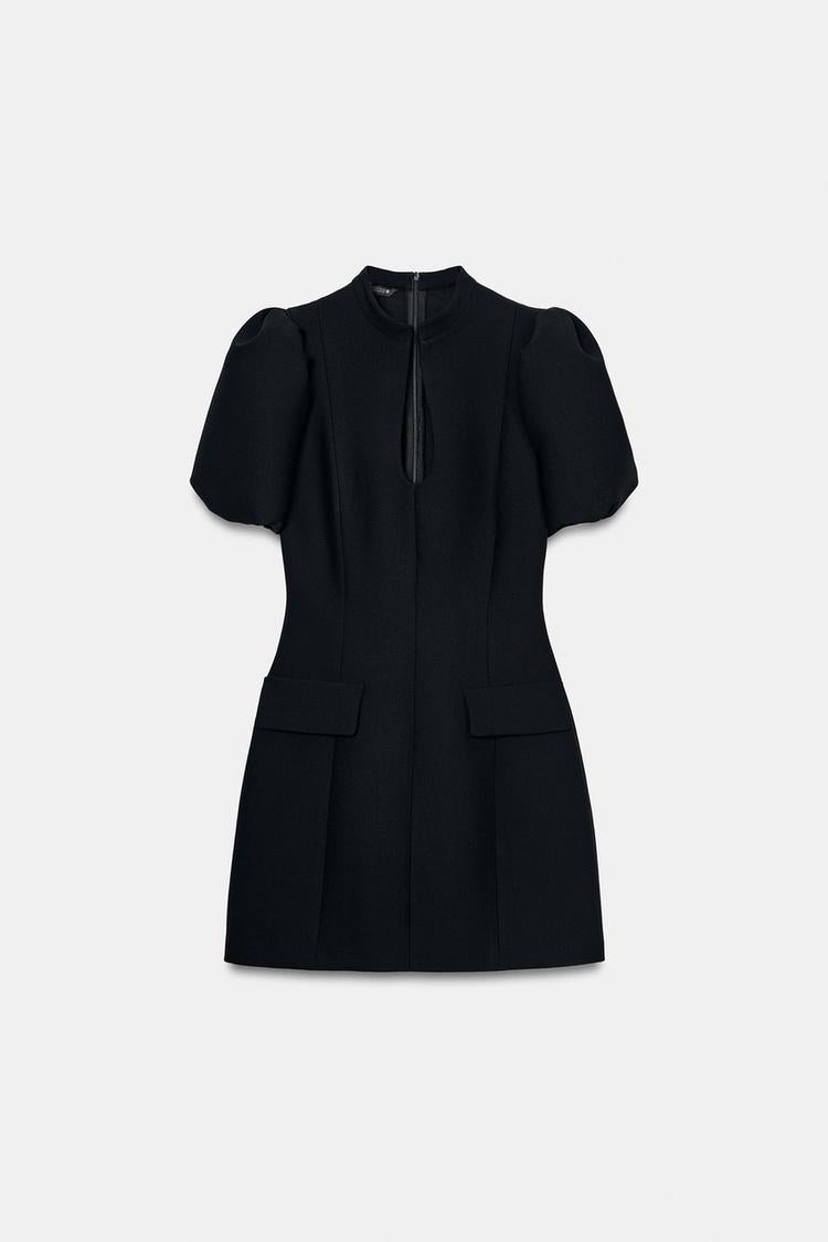 ROBE COURTE À MANCHES BOUFFANTES