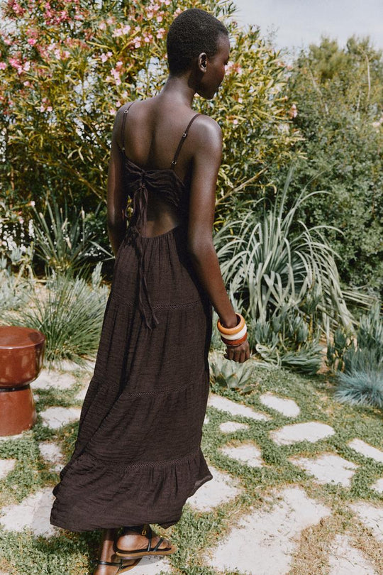 ROBE LONGUE À BRETELLES
