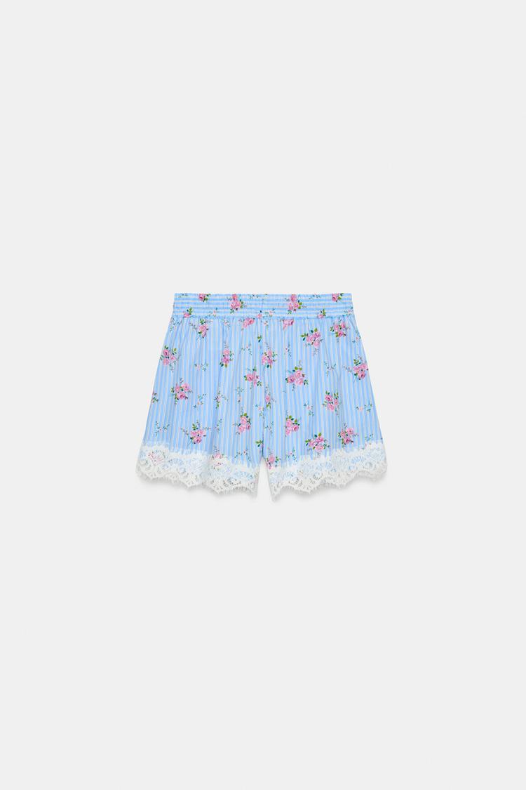 SHORT À RAYURES ET DENTELLE