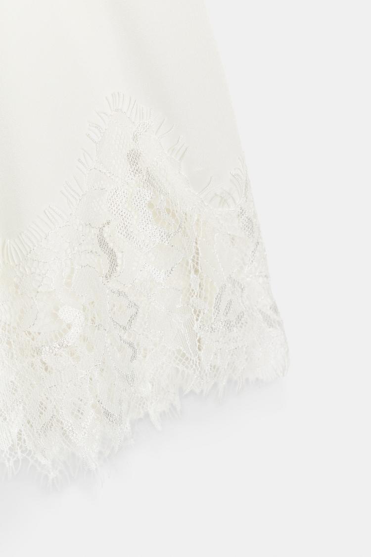T-SHIRT EN MATIÈRES VARIÉES ET DENTELLE COL TUNISIEN