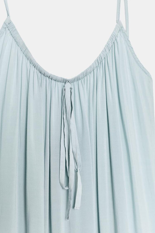 ROBE COURTE FLUIDE À VOLANT